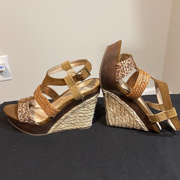 Carlos by Carlos Santana “Cypress” Platform Wedge - Picture 3 of 10